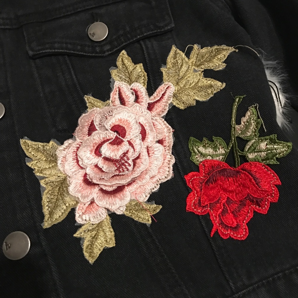 Embroidered 💋 jean jacket - Picture 4 of 8